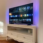 Quiet Renovated House In City Center